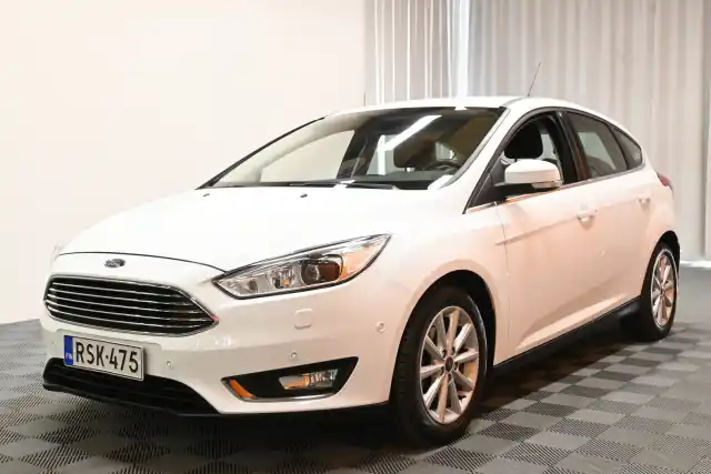 Valkoinen Viistoperä, Ford Focus – RSK-475