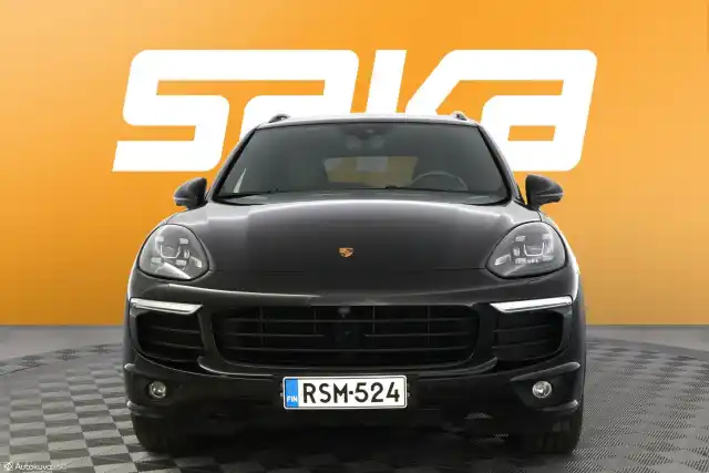 Musta Maastoauto, Porsche Cayenne – RSM-524