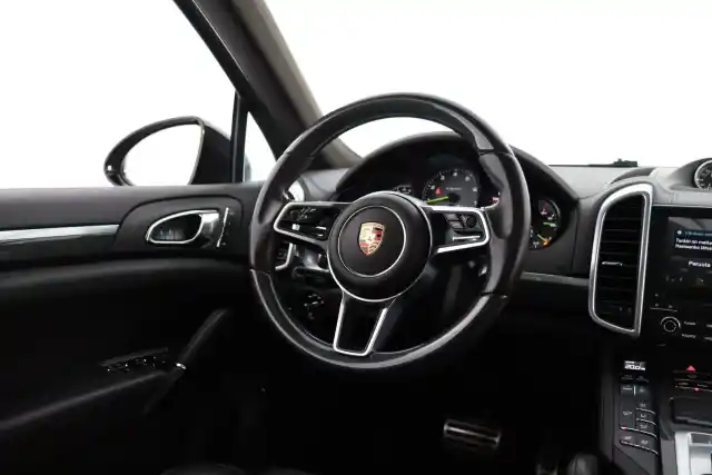 Musta Maastoauto, Porsche Cayenne – RSM-524