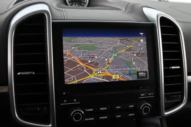 Musta Maastoauto, Porsche Cayenne – RSM-524