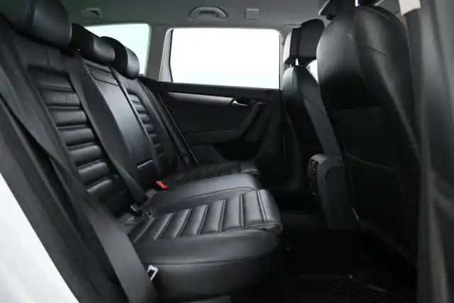 Valkoinen Farmari, Volkswagen Passat – RSM-565