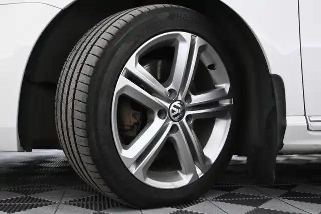 Valkoinen Farmari, Volkswagen Passat – RSM-565