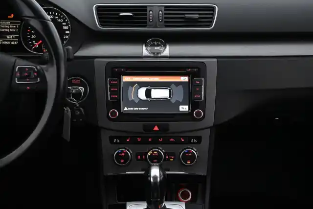 Valkoinen Farmari, Volkswagen Passat – RSM-565