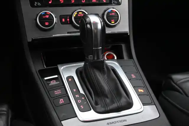 Valkoinen Farmari, Volkswagen Passat – RSM-565