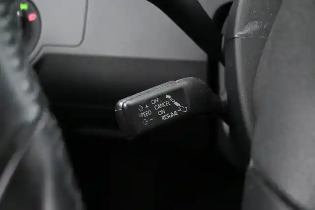 Valkoinen Farmari, Volkswagen Passat – RSM-565