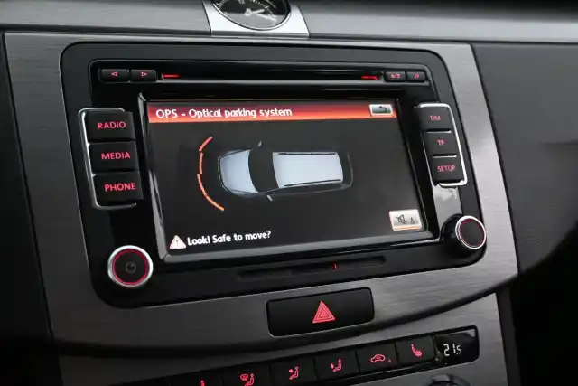Valkoinen Farmari, Volkswagen Passat – RSM-565