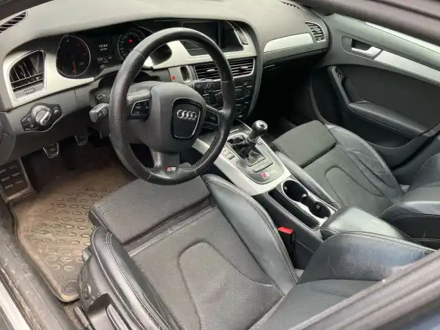 Harmaa Farmari, Audi A4 – RSN-216