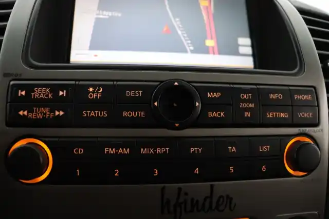 Harmaa Maastoauto, Nissan Pathfinder – RSO-444