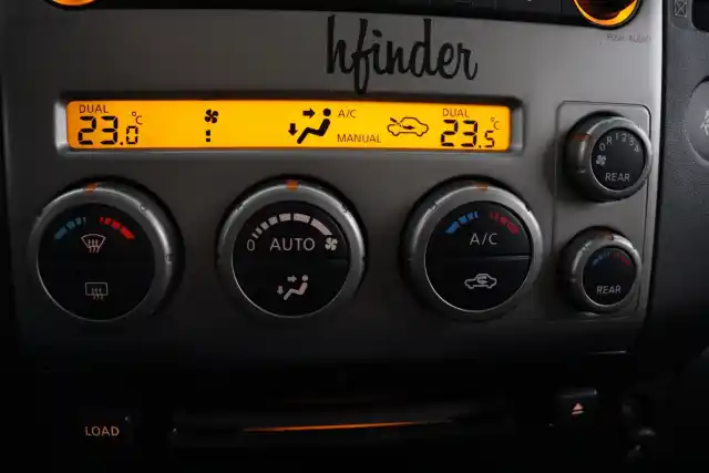 Harmaa Maastoauto, Nissan Pathfinder – RSO-444