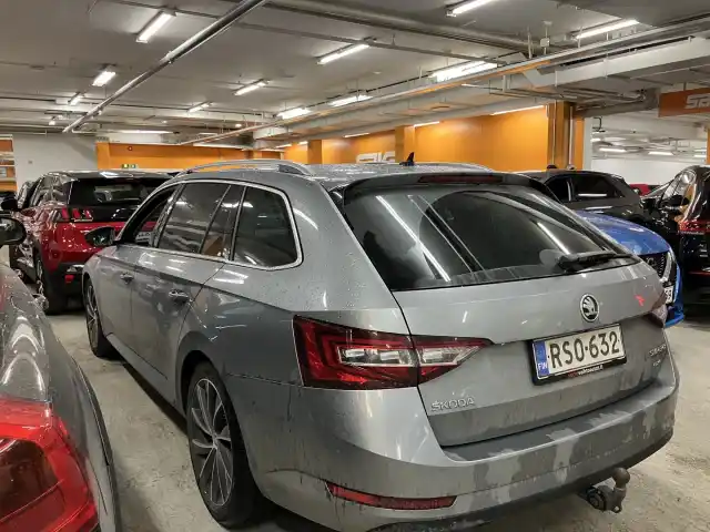 Harmaa Farmari, Skoda Superb – RSO-632