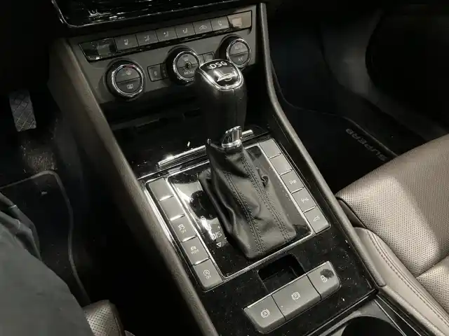 Harmaa Farmari, Skoda Superb – RSO-632