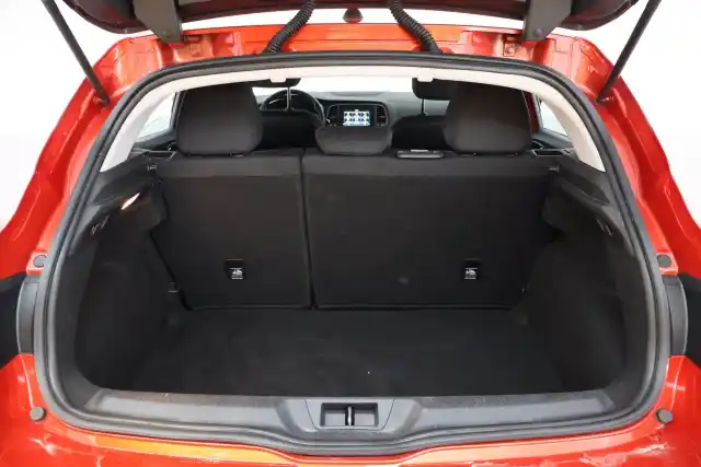 Punainen Viistoperä, Renault Megane – RSO-834