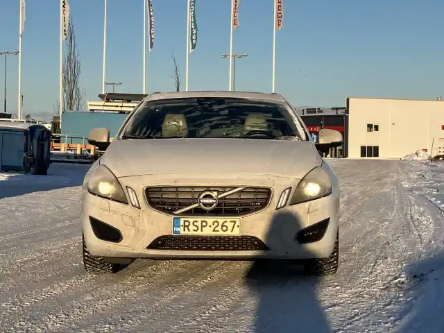 Valkoinen Farmari, Volvo V60 – RSP-267