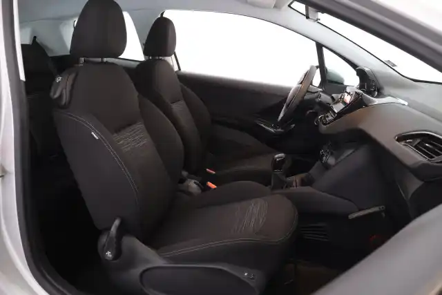 Harmaa Viistoperä, Peugeot 208 – RSP-312