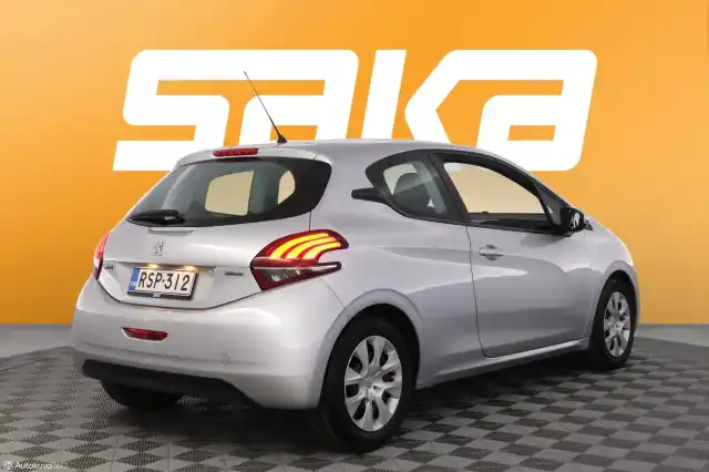 Harmaa Viistoperä, Peugeot 208 – RSP-312