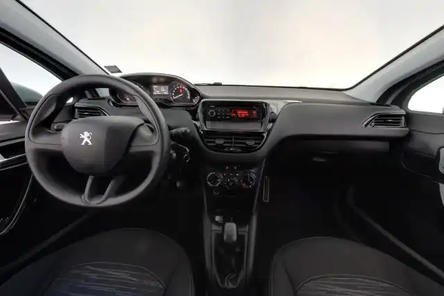 Harmaa Viistoperä, Peugeot 208 – RSP-312