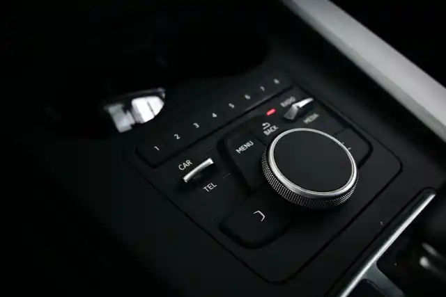 Vihreä Farmari, Audi A4 – RSP-470