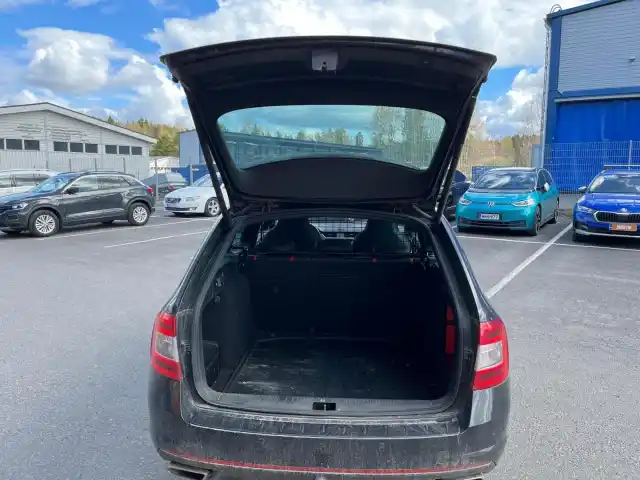 Musta Farmari, Skoda Octavia – RSP-653