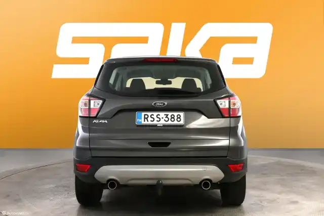 Harmaa Maastoauto, Ford Kuga – RSS-388