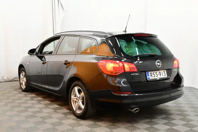 Musta Farmari, Opel Astra – RSS-913