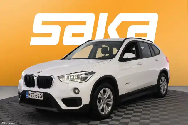 Valkoinen Maastoauto, BMW X1 – RST-620