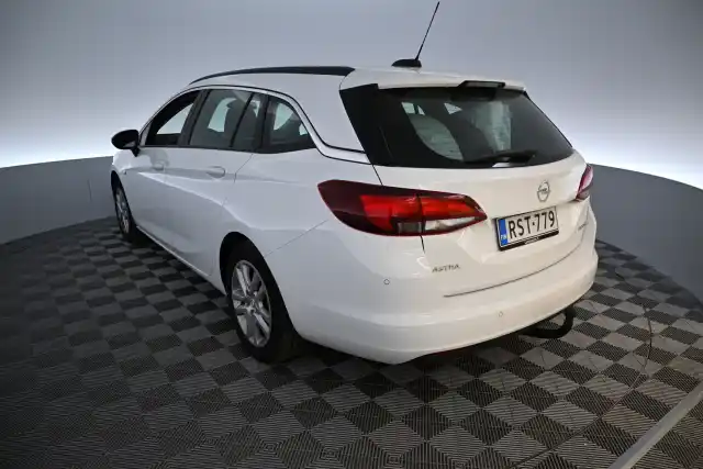 Valkoinen Farmari, Opel Astra – RST-779