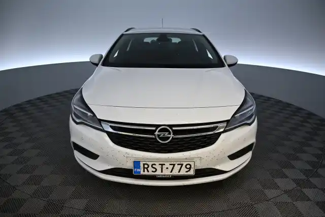 Valkoinen Farmari, Opel Astra – RST-779
