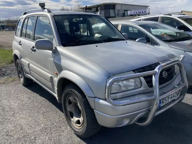 Hopea Henkilöauto, Suzuki Vitara – RSY-443