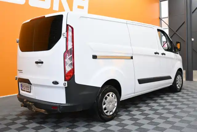 Valkoinen Pakettiauto, Ford Transit Custom – RSZ-332