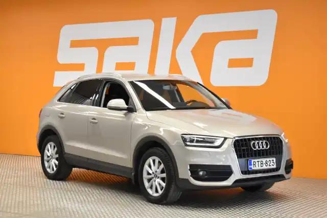 Ruskea Maastoauto, Audi Q3 – RTB-823