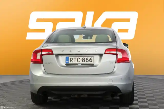 Harmaa Sedan, Volvo S60 – RTC-866