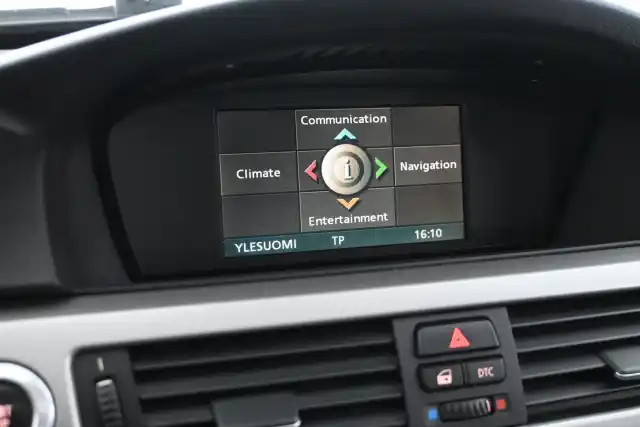 Harmaa Sedan, BMW 320 – RTE-631