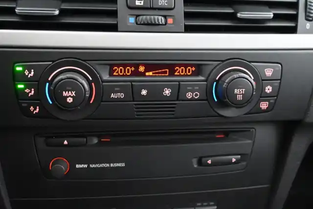 Harmaa Sedan, BMW 320 – RTE-631