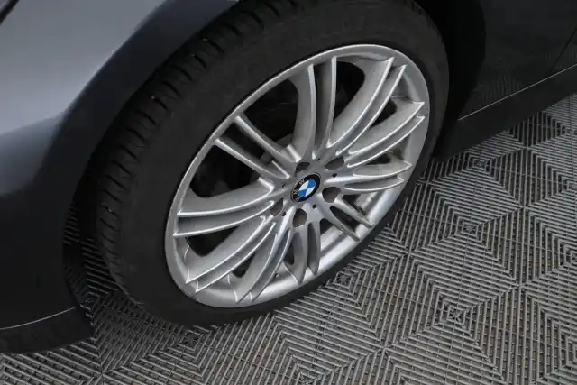 Harmaa Sedan, BMW 320 – RTE-631