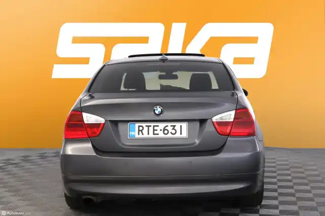 Harmaa Sedan, BMW 320 – RTE-631