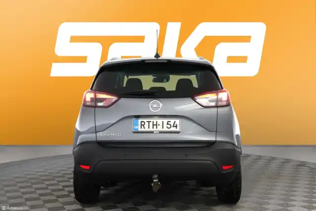 Harmaa Maastoauto, Opel Crossland X – RTH-154