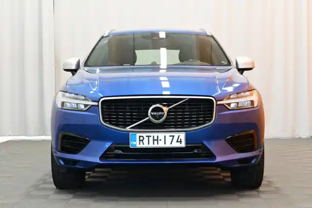 Sininen Maastoauto, Volvo XC60 – RTH-174