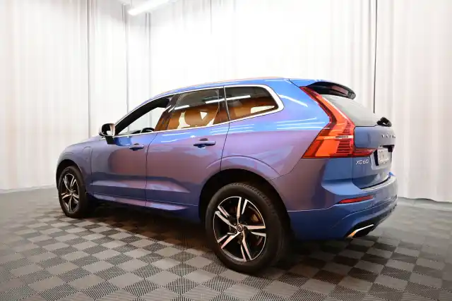 Sininen Maastoauto, Volvo XC60 – RTH-174