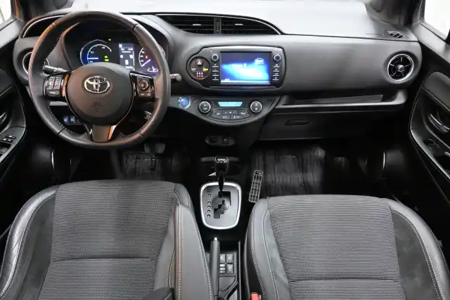 Sininen Viistoperä, Toyota Yaris – RTH-390