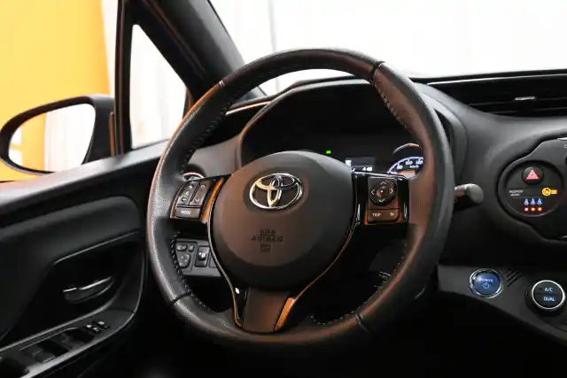 Sininen Viistoperä, Toyota Yaris – RTH-390