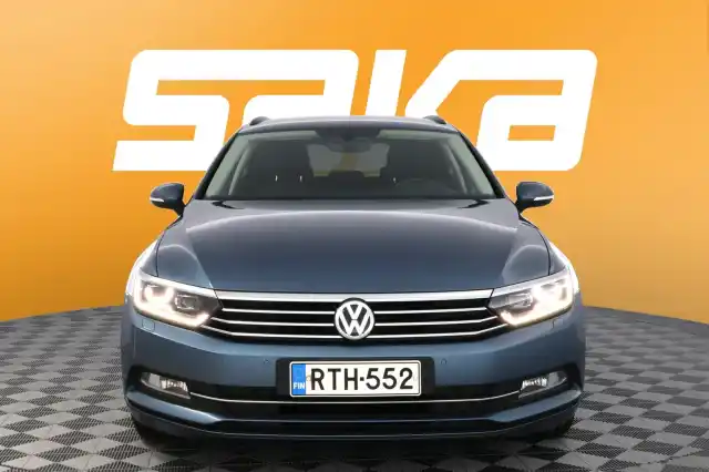 Sininen Farmari, Volkswagen Passat – RTH-552