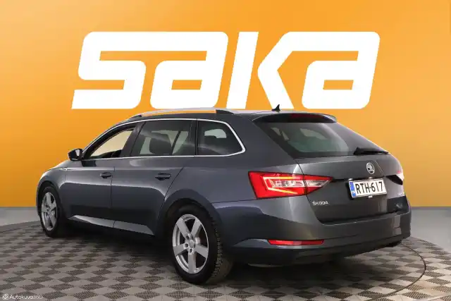 Harmaa Farmari, Skoda Superb – RTH-617