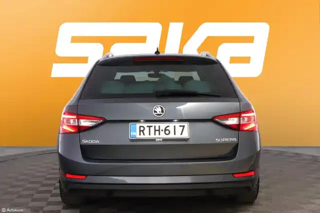 Harmaa Farmari, Skoda Superb – RTH-617