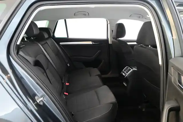 Harmaa Farmari, Skoda Superb – RTH-617
