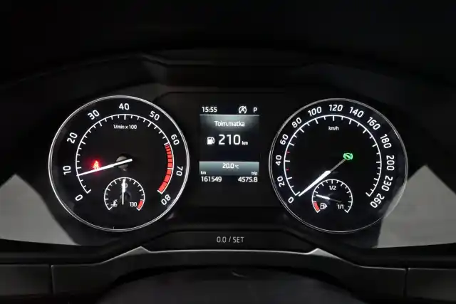 Harmaa Farmari, Skoda Superb – RTH-617