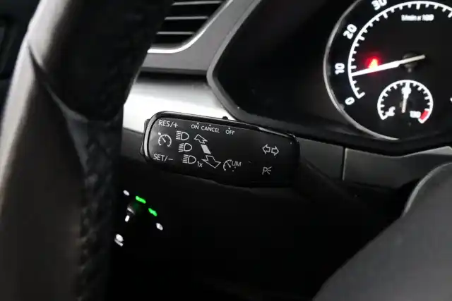 Harmaa Farmari, Skoda Superb – RTH-617
