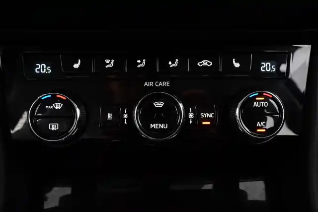 Harmaa Farmari, Skoda Superb – RTH-617