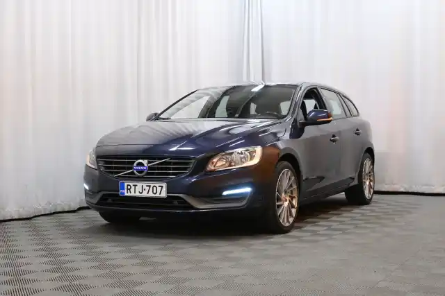 Sininen Farmari, Volvo V60 – RTJ-707