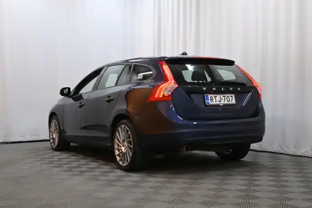 Sininen Farmari, Volvo V60 – RTJ-707