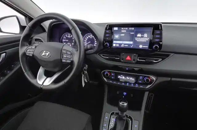 Valkoinen Viistoperä, Hyundai I30 – RTK-549